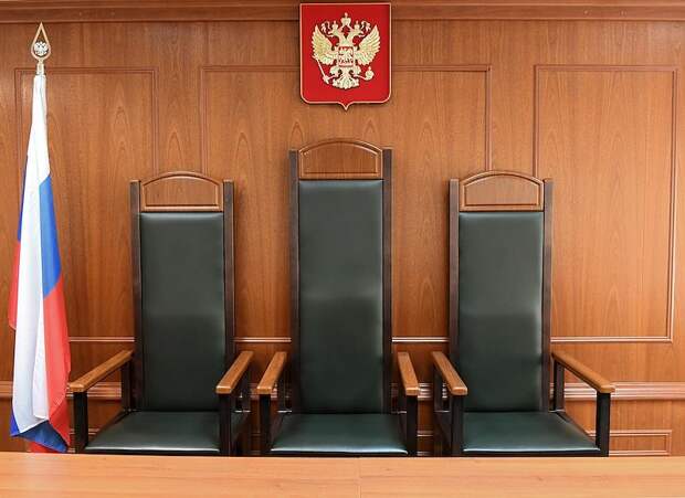 Суд принял иск Бородина к Пугачевой