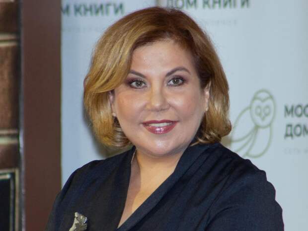 53-летняя Марина Федункив впервые вышла в свет после рождения сына