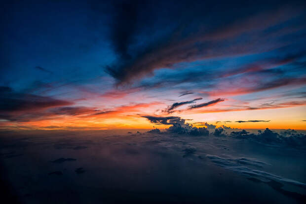 Потрясающие фотографии неба, сделанные лётчиками
