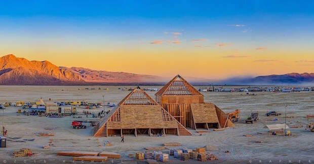 Самые впечатляющие арт-инсталляции фестиваля Burning Man 2016