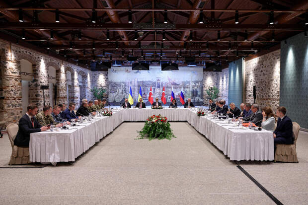 Украинцы пришли на переговоры в камуфляже и сделали говорящее заявление: Почему Зеленского так пугает Стамбул-2022