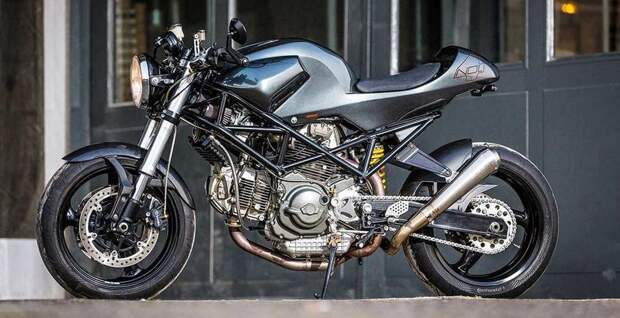 Кафе рейсер Ducati Monster 4Nol от ателье Smokin Motorcycles