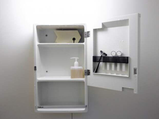 the-bathrooms-also-keep-it-simple_1001x751