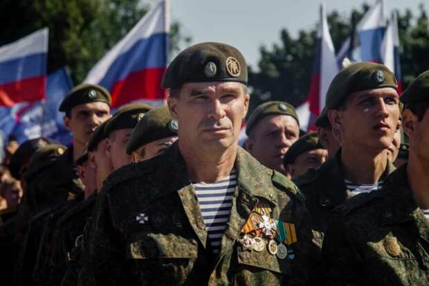 Символ Русской Победы: на Саур-Могилу приехали тысячи ветеранов боевых действий