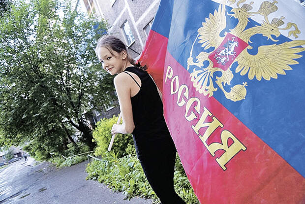 Либо Россия окончательно распадется с перспективой исчезновения русских из истории, либо возродится на новой основе.