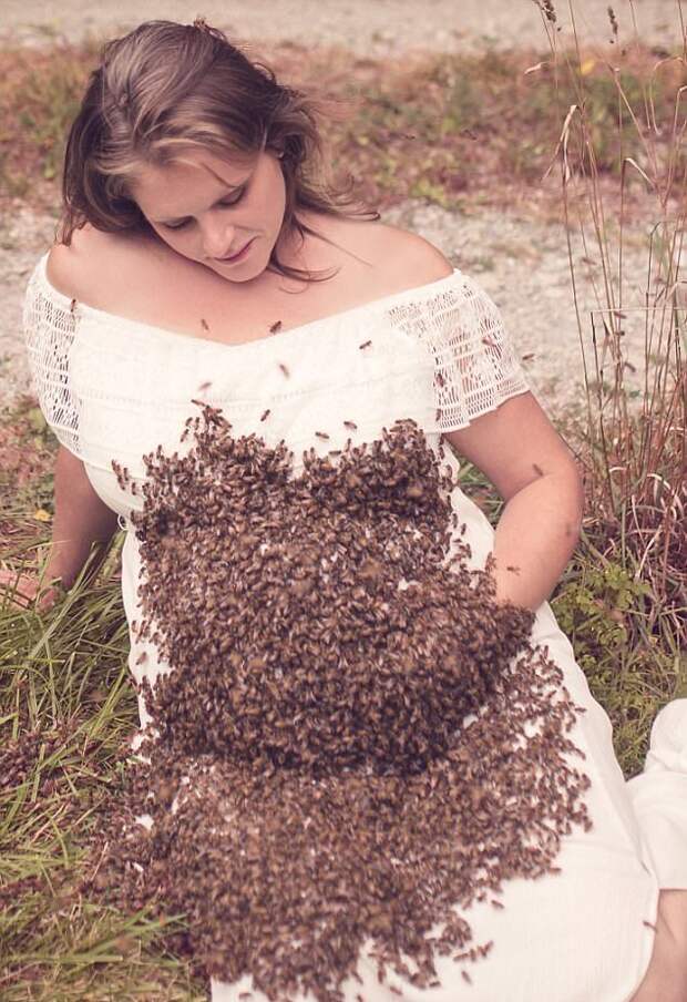 Беременная девушка устроила фотосессию с 20 тысячами пчёл