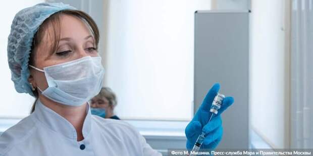 Главный Санитарный врач Москвы ввела обязательную вакцинацию в сфере услуг. Фото: М. Мишин mos.ru
