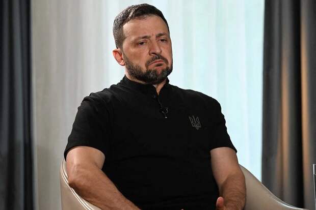 Даже украинские журналисты уверены, что Зеленский старается замаскировать свои намерения и планы  Фото: REUTERS.