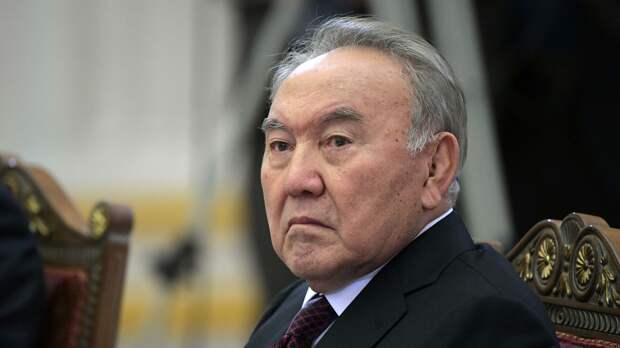 Назарбаев отреагировал на идею установить ему еще один памятник 