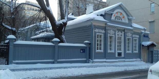 Дом Палибина зимой. / Фото: twitter-com.aurebeshtranslator.net