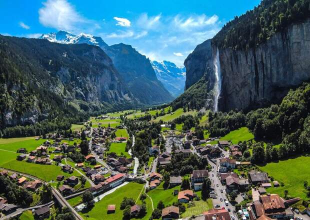 Швейцарская деревня Лаутербруннен планирует ввести туристический налог, чтобы контролировать количество посетителей