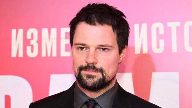 Данила Козловский показал редкие фото с дочерью