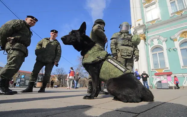 Сотрудников и студентов НГПУ эвакуировали из-за сообщения о минировании