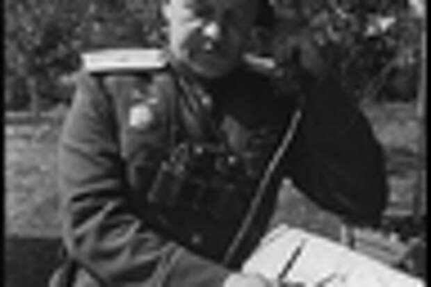На командном пункте дивизии у границ Восточной Пруссии. 3-й Белорусский фронт, 1944 год.