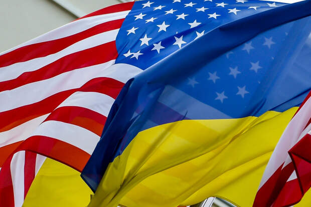 "Страна": в Киеве подростки напали на темнокожего сотрудника посольства США