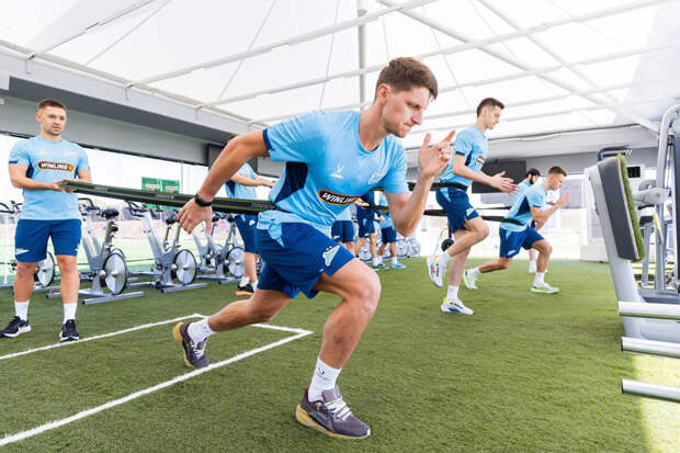 Игрок "Зенита" Дивеев: очень много вопросов по пенальти в матче с "Локомотивом"