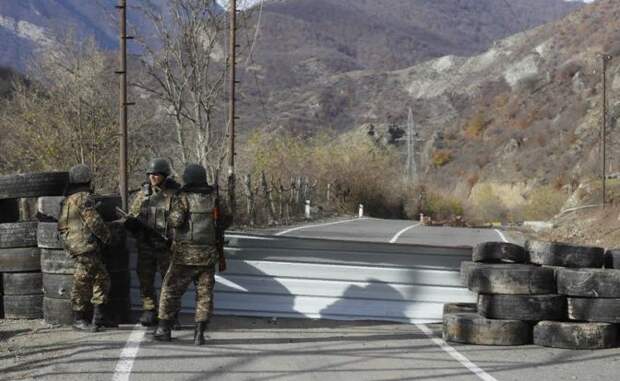 Русские пограничники мешают Пашиняну встретить турок с распростертыми объятиями. Чем чреват для России уход с армянской границы.