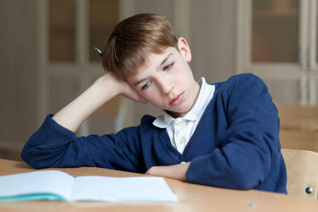 Минпросвещения: в российских школах могут начать ставить оценки за поведение