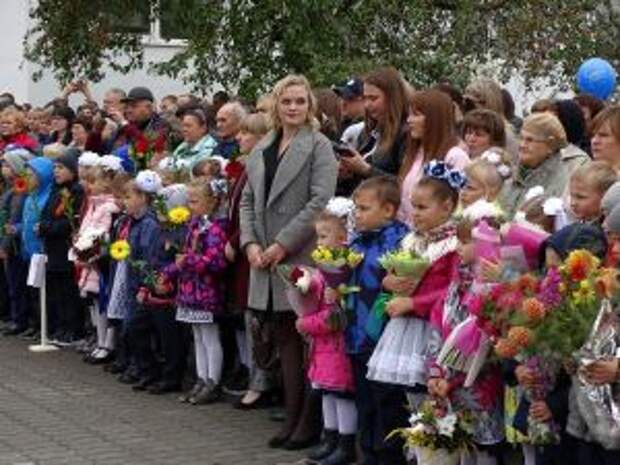 В школе № 4 города Невьянска открыли новый стадион