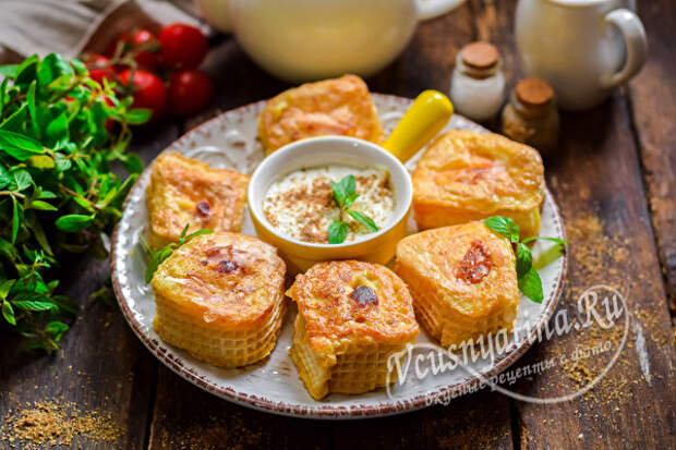 закуска с сыром и сосисками