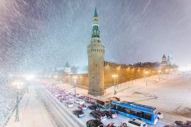 Снег в Москве