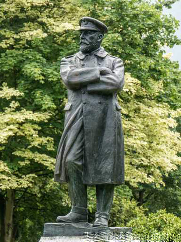 Памятник капитану Смиту. Памятник капитану Смиту.