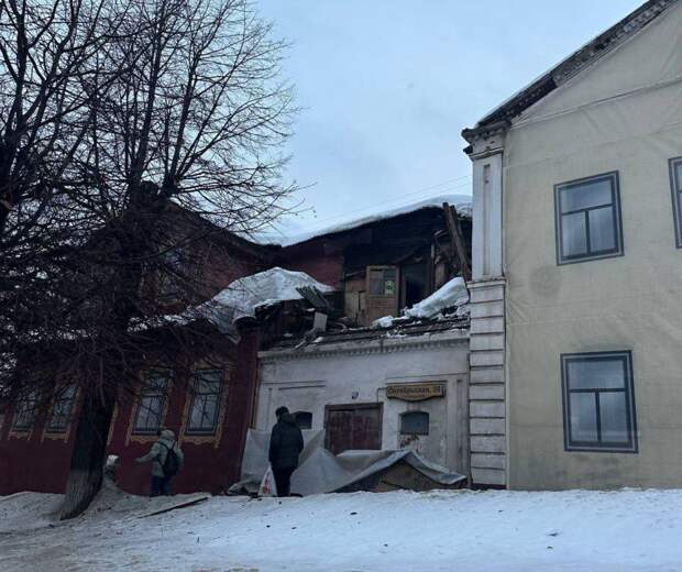 В Туле на Октябрьской улице 2 марта обрушилась крыша жилого дома