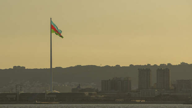 Азербайджан закрыл границу с Ираном для грузовиков