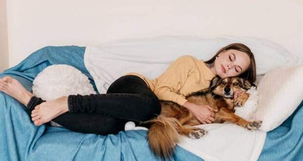 Назван способ улучшить сон с помощью прогулки