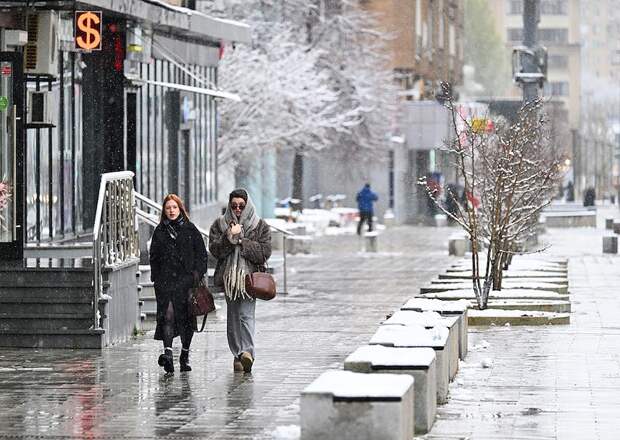 Банк России понизил курс доллара