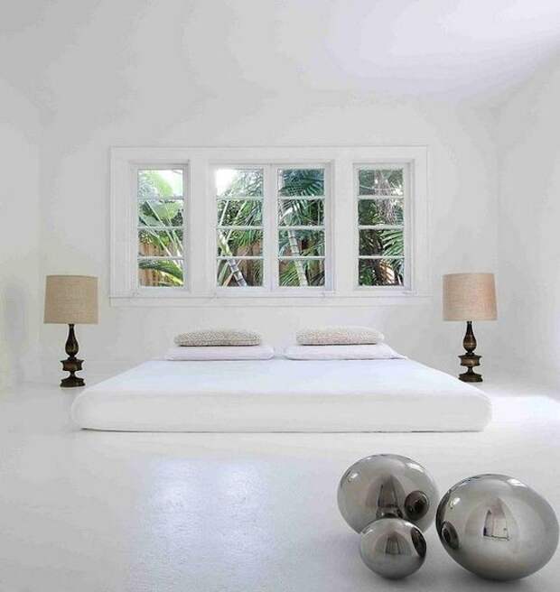 Как правило, цвета для спальни в стиле минимализм должны быть весьма сдержанными. 