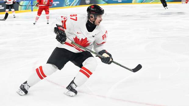 Кросби получил травму в матче с Чехией и ушел в раздевалку