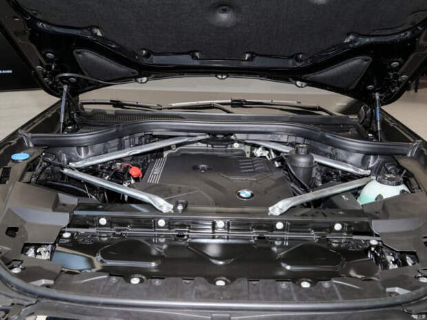 BMW X5 L-действительно длинный внедорожник в Китае за 95 000 долларов