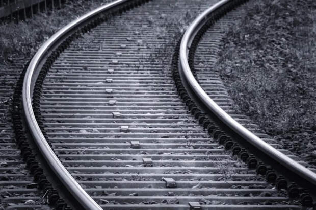 В Испании сошли в рельсов два скоростных поезда