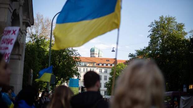 Иностранные спецслужбы спонсировали проукраинские митинги в Херсоне — источник