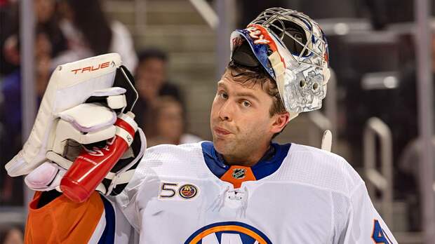 Российские хоккеисты Варламов и Романов вернулись к тренировкам с «Айлендерс»