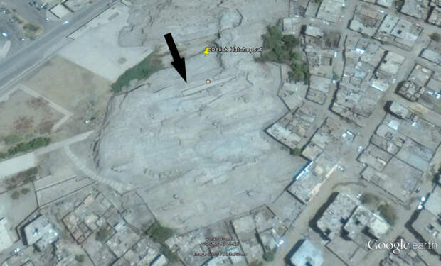 Рис. 8. Карьер в Асуане, незаконченный обелиск (Image©2016 DigitalGlobe)