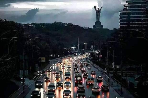 Арестович: Оставался один удар, что окончательно добить Киев