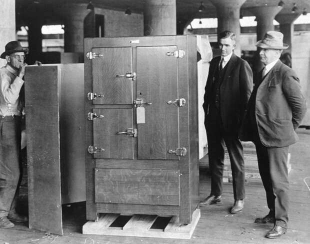 8 августа 1899 года американский изобретатель Альберт Маршалл запатентовал холодильник. история, события, фото