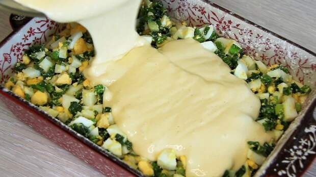 Заливной пирог с зеленым луком и яйцом. Вприкуску с супом или чаем