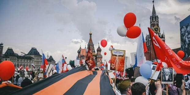 Владимир Путин предложил провести шествие «Бессмертного полка» 26 июля/фото: mos.ru