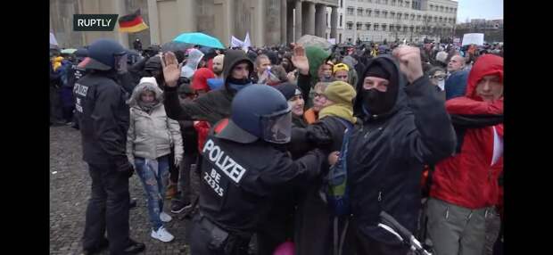 Разгон демонстрации в Берлине. 18.11.2020