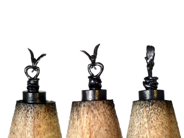 Художник превращает карандашный грифель в миниатюрные произведения искусства