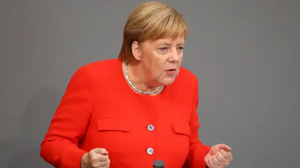 Меркель заявила о необходимости диалога с Россией