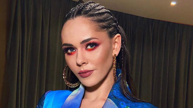 Юлия Санина
