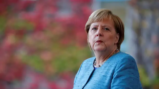 Меркель по-украински поприветствовала военных в Киеве