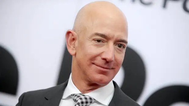 В суборбитальный полёт с Безосом отправится 82-летняя женщина