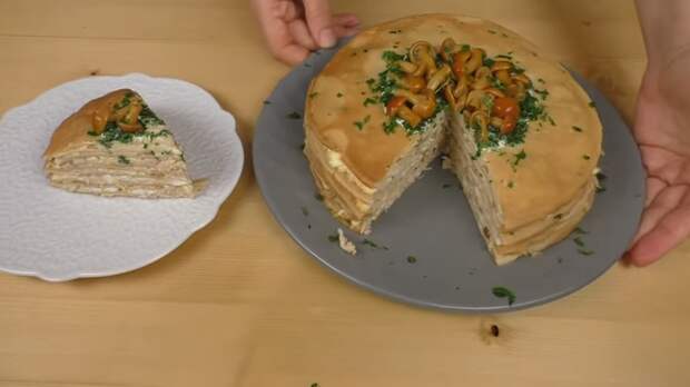 Рецепт куриного, блинного торта с грибами Кулинария, Рецепт, Закуска, Другая кухня, Блинный торт, Вкусно, Праздничный стол, Видео, Длиннопост, Видео рецепт