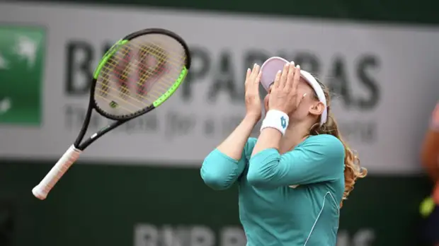 Александрова не сумела выйти во второй круг Уимблдона, уступив Синяковой