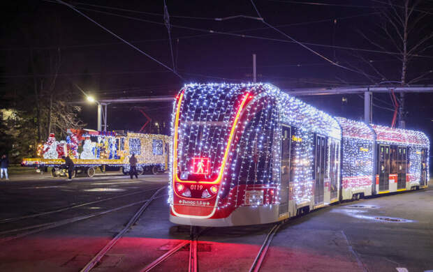 Александр Беглов дал официальный старт ежегодной новогодней акции Горэлектротранса "Волшебный трамвай"